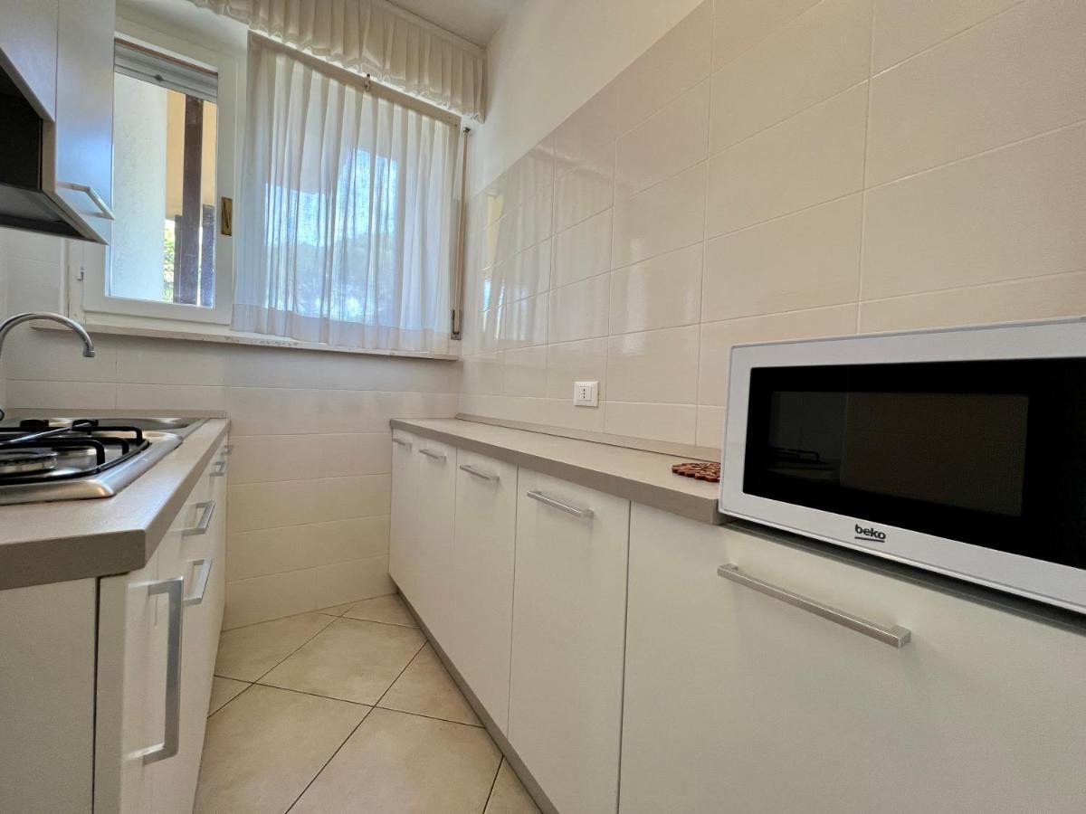 Prassitele Apartments 利尼亚诺萨比亚多罗 外观 照片