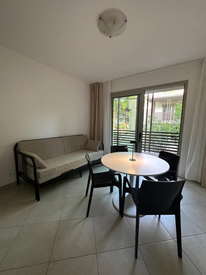 Prassitele Apartments 利尼亚诺萨比亚多罗 外观 照片